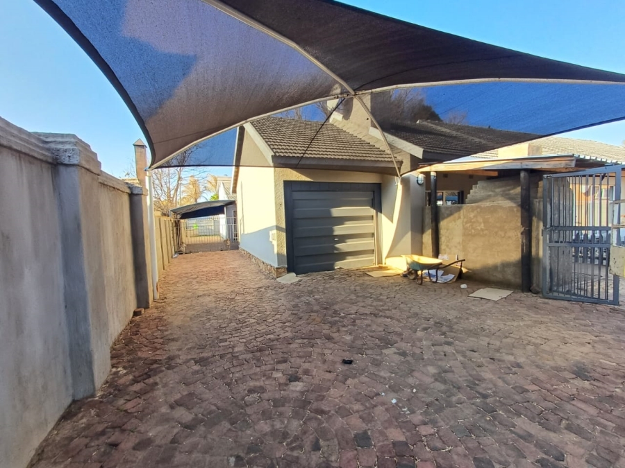 3 Bedroom Property for Sale in Flamwood North West